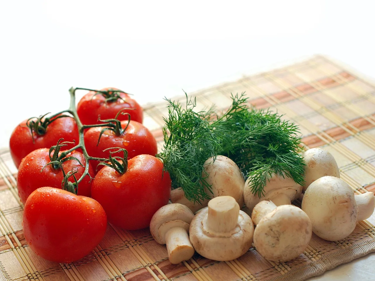 mushrooms, tomatoes, parsley, vegetables, greens, nutrition, rustic, vegan, vegetarian, healthy, fresh, ripe, cooking, food, ingredients, mu