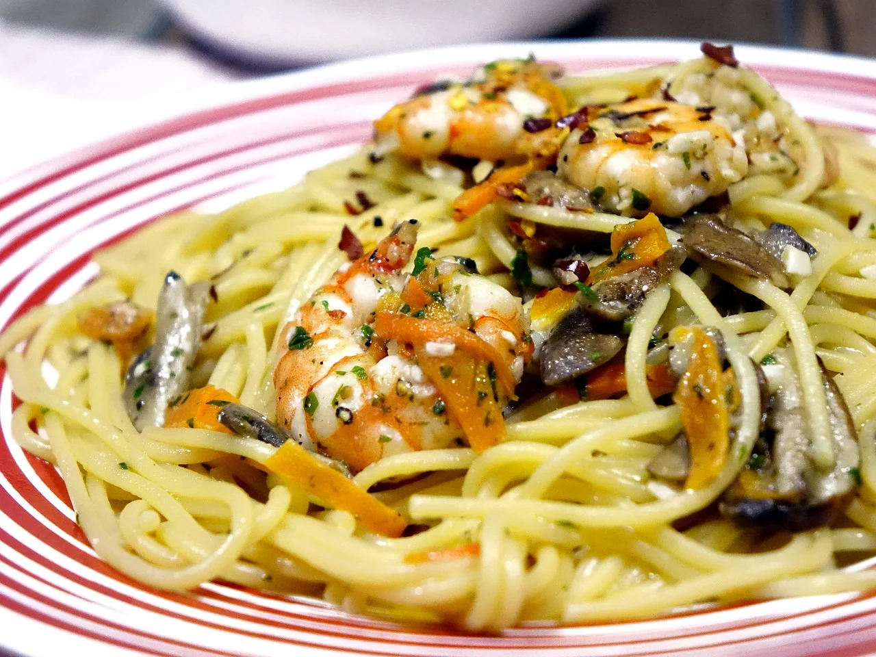 spaghetti, noodles, mushroom, pasta, italian, aglio, prawn, oil, olio, food, dish, herbs, spaghetti, spaghetti, spaghetti, spaghetti, spaghe