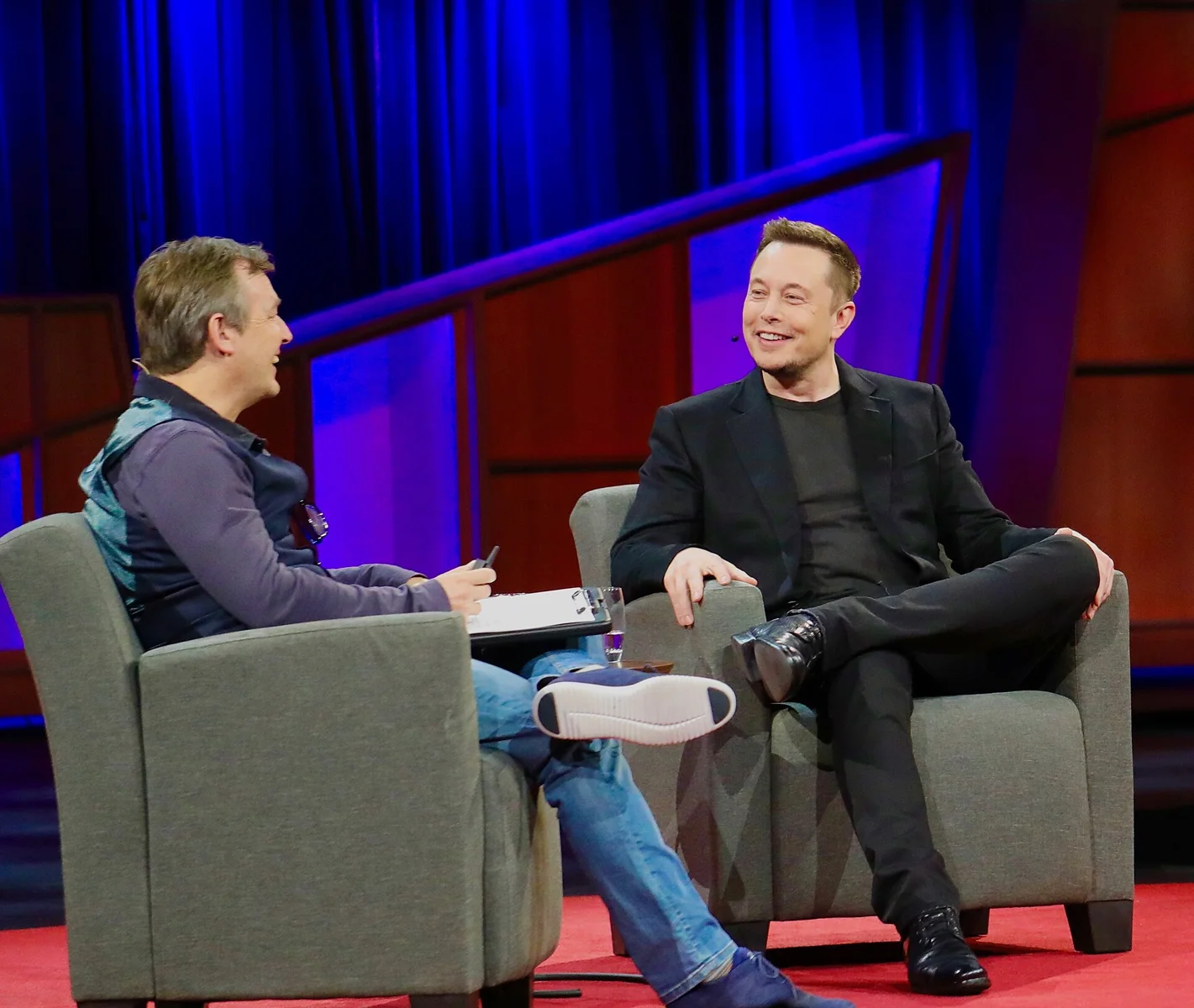 Elon Musk was spectacular as the closing TED 2017 interview this morning. Here is the video and a summary rom the TED Blog : Why are you bor