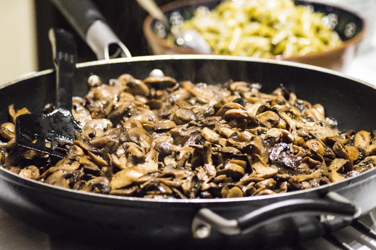 mushrooms, mushroom skillet, cook, forest, meal, nature, yummy, food, vegetarian, fall, nourishment, edible, fresh, healthy, ingredient, bro